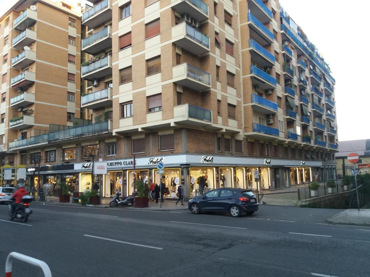 Roma Trastevere Station Exteriör bild